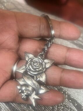 Ed Hardy Floral Rose Metal Keychain - Silver